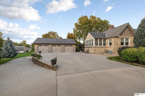 209 N Bellevue Boulevard, Bellevue, NE, 68005 | Card Image