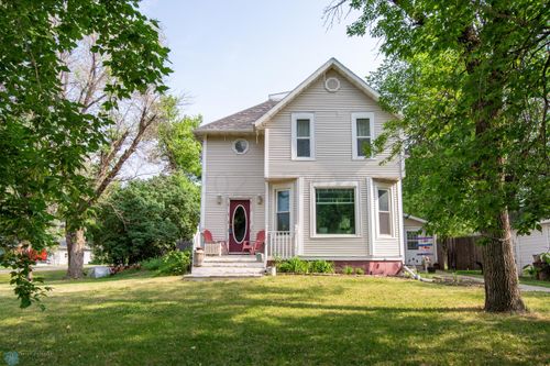 321 Maine St, Christine, ND, 58015-1530 | Card Image