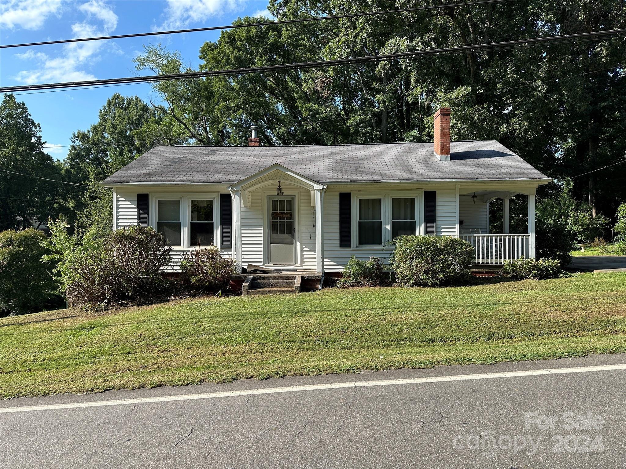 4th St, Conover, NC 28613
