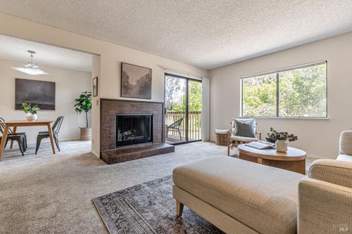 7 Byron Cir, Mill Valley, CA, 94941-4625 | Card Image