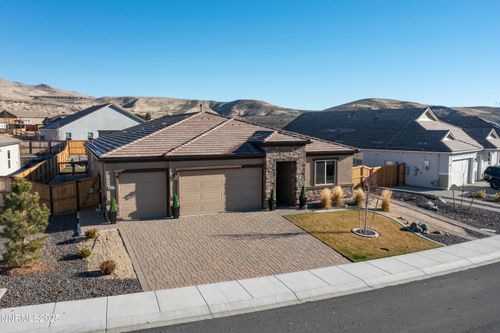 8377 Fenhollow Dr, Verdi, NV, 89439-8018 | Card Image