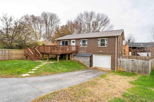 121 Valley Cir, Gray, TN, 37615-3762 | Card Image