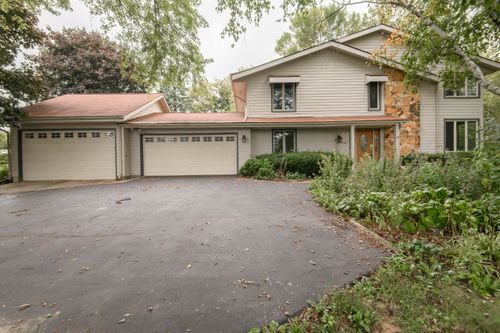 4727080 Green Hill Ct, Pewaukee, WI, 53072-1841 | Card Image