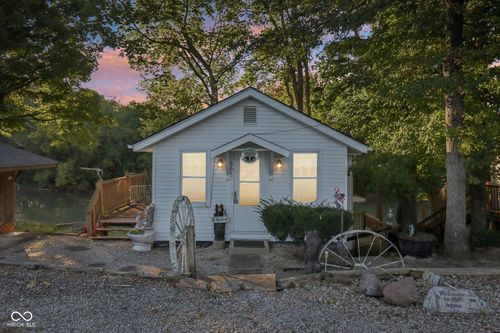 8614 Pleasure Valley Rd, Waldron, IN, 46182-9502 | Card Image