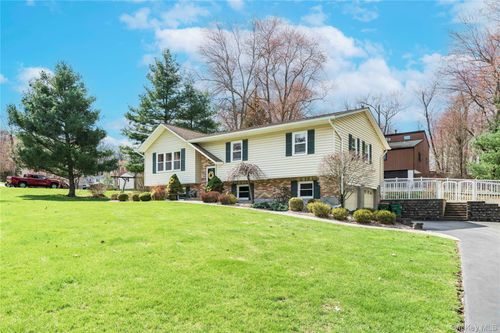4 Tanglewood Ln, Poughkeepsie, NY, 12603-3764 | Card Image