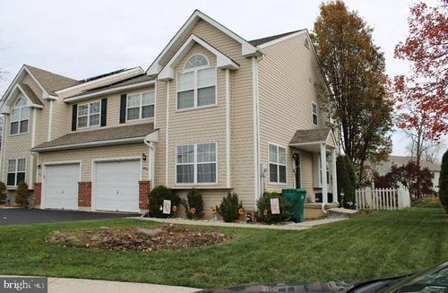 656 Honeysuckle Way, PENNSBURG, PA, 18073-1553 | Card Image