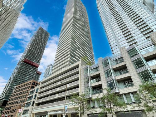 3206-2221 Yonge St, Toronto, ON, M4S0B8 | Card Image