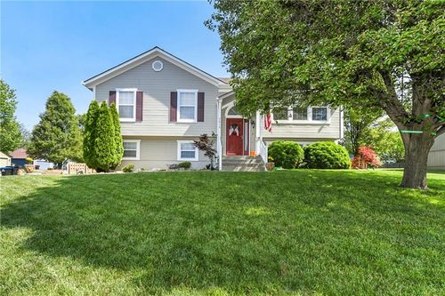 1412 Bradford Dr, Greenwood, MO, 64034-8657 | Card Image