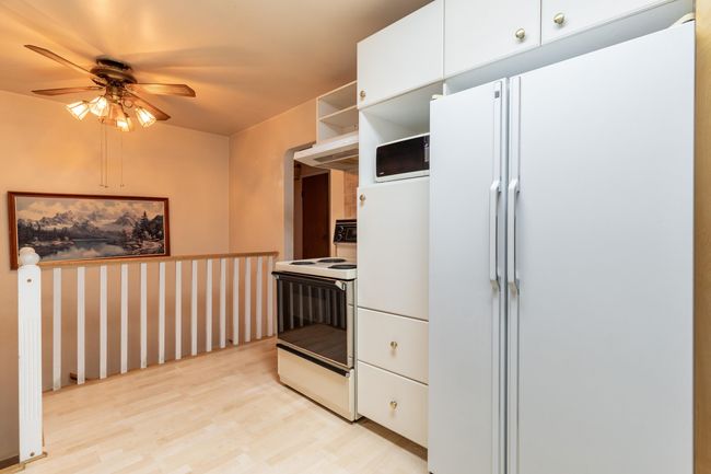 692 Blue Mountain St, House other with 3 bedrooms, 1 bathrooms and 6 parking in Coquitlam BC | Image 11