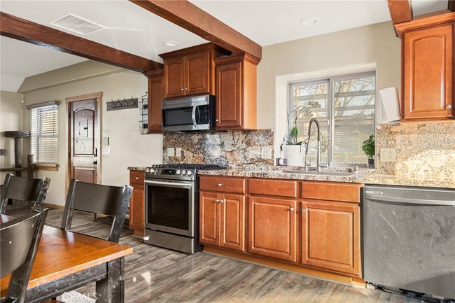 29230 Lakeview Ln, House other with 3 bedrooms, 3 bathrooms and null parking in Cedar Glen CA | Image 9