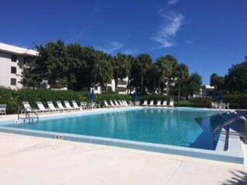 206-3640 Whitehall Dr, West Palm Beach, FL, 33401-1090 | Card Image