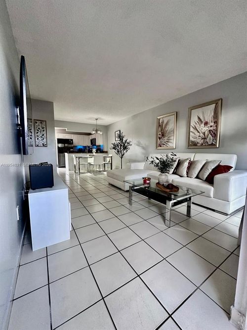 5-15645 Sw 82nd Circle Ln, Miami, FL, 33193-5045 | Card Image