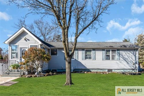 18 Avenue B, Helmetta, NJ, 08828-1239 | Card Image