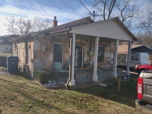 27 Chastain St, Norfork, AR, 72658-8810 | Card Image