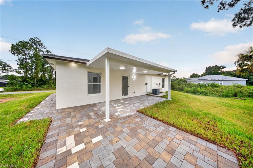Residential in LEHIGH ACRES 3