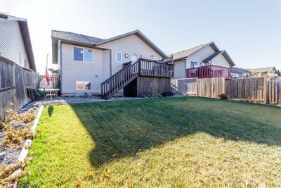 37 Mann Dr, House detached with 4 bedrooms, 3 bathrooms and 2 parking in Penhold AB | Image 2