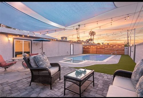 3524 Anthony Dr, Las Vegas, NV, 89121-3274 | Card Image