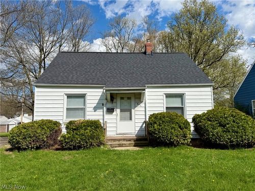 857 Kennebec Ave, Akron, OH, 44305-1135 | Card Image