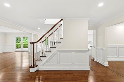 20 Donovan Dr, Cold Spring Harbor, NY, 11724-2222 | Card Image