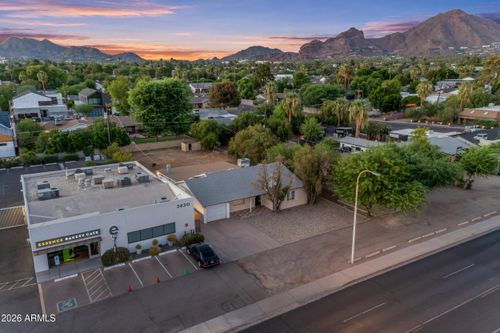 3834 E Indian School Rd, Phoenix, AZ, 85018-5235 | Card Image