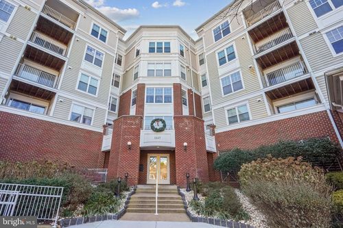 121-1645 International Drive, MCLEAN, VA, 22102 | Card Image