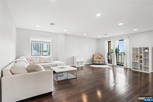 633 Palisade, Cliffside Park, NJ, 07010 | Card Image