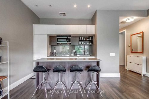 321-111 St Clair Ave W, Toronto, ON, M4V1N5 | Card Image