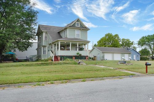 301 Elm St, Wakefield, KS, 67487-9622 | Card Image