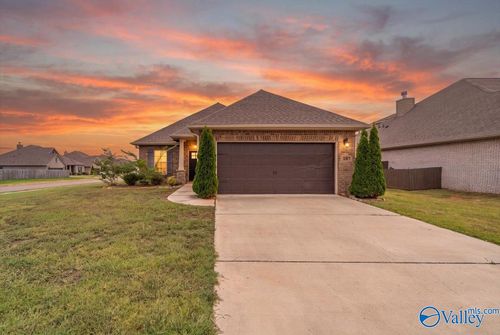 107 Elledge Farm Dr, Hazel Green, AL, 35750-7940 | Card Image