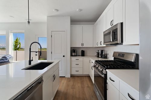 4945 W Willowbank Dr, Highland, UT, 84003-8991 | Card Image