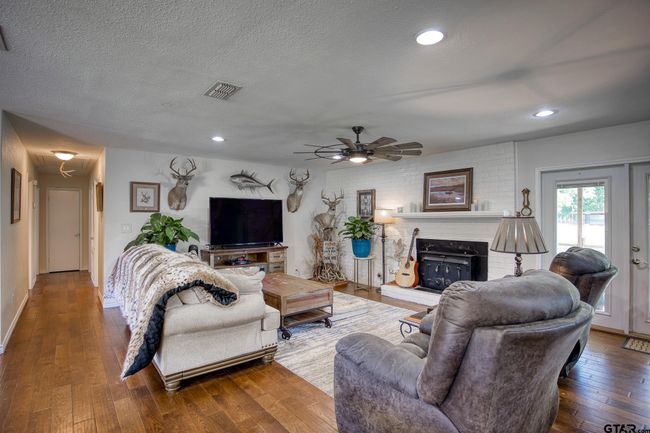3662 An County Road 359, Home with 3 bedrooms, 3 bathrooms and null parking in Palestine TX | Image 17