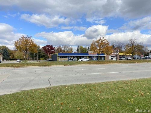 32232 Michigan Ave, Wayne, MI, 48184-1421 | Card Image