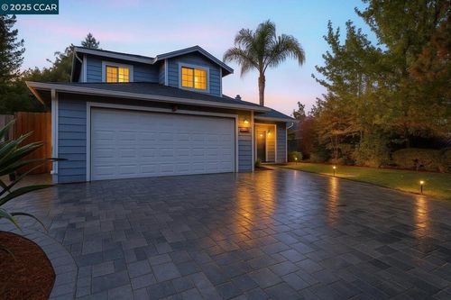 2207 Bridgeport Way, Martinez, CA, 94553-6711 | Card Image