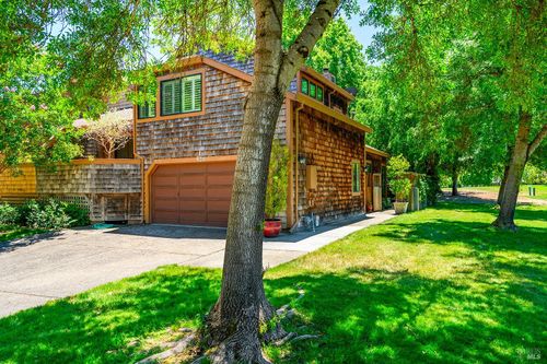 9211 Lakewood Dr, Windsor, CA, 95492-9293 | Card Image