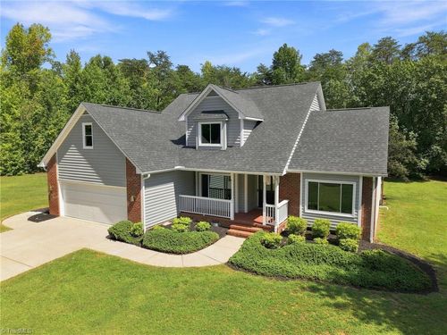 1416 Ashland Dr, Reidsville, NC, 27320-7112 | Card Image