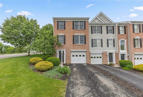 101 Castle View Dr, Mc Kees Rocks, PA, 15136-1976 | Card Image