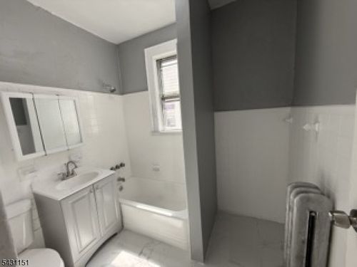 2-31 Aldine St, Newark, NJ, 07112-1511 | Card Image