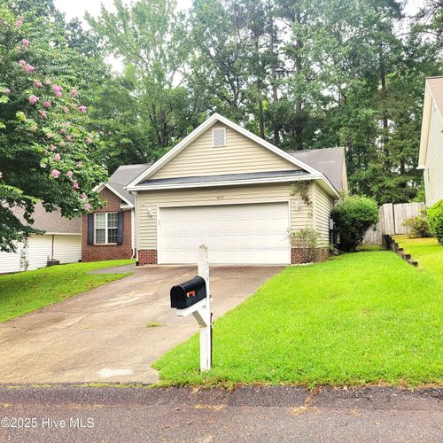 120 Kensington Way, Aberdeen, NC, 28315-3640 | Card Image