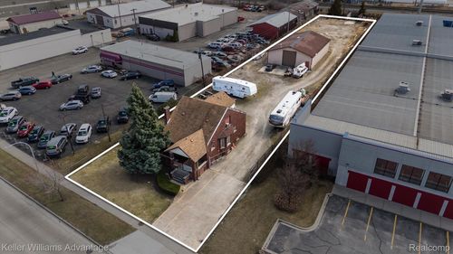 34233 Michigan Ave, Wayne, MI, 48184-1741 | Card Image