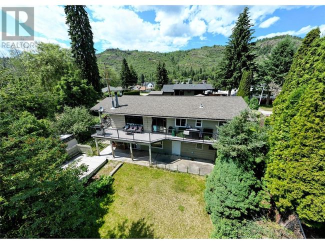 837 9 Th St, House other with 3 bedrooms, 2 bathrooms and 4 parking in Montrose BC | Image 26