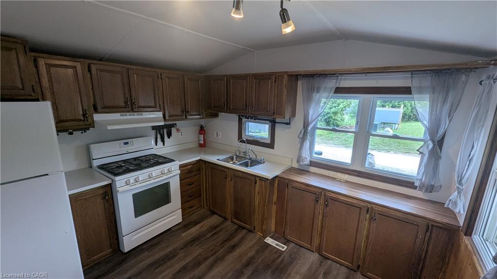 Residential in Flamborough 4