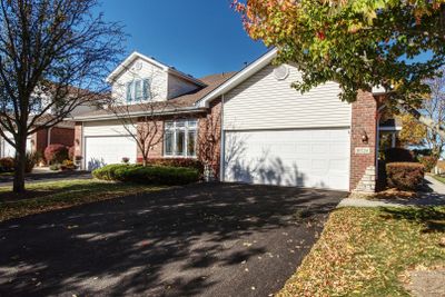 10724 Canterbury Drive, Townhouse with 2 bedrooms, 2 bathrooms and 2 parking in Mokena IL | Image 2