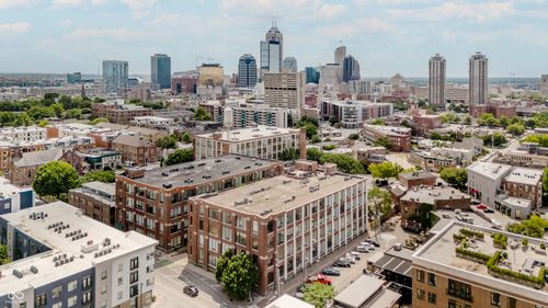 apt-26-624 E Walnut St, Indianapolis, IN, 46204-1657 | Card Image