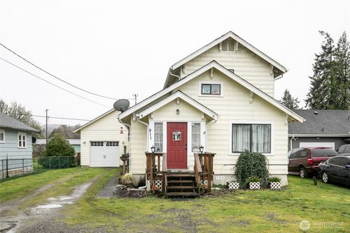 911 Stockwell St, Aberdeen, WA, 98520-8139 | Card Image