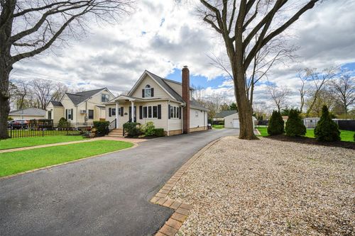 120 Floral Park St, Islip Terrace, NY, 11752-1312 | Card Image