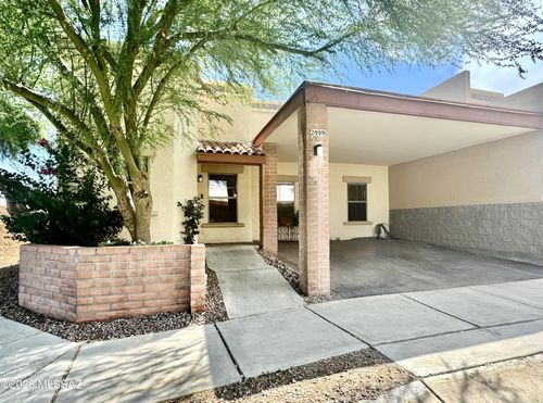 2009 W Dozemary Ct, Tucson, AZ, 85713-5552 | Card Image