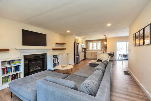 17 Wright Rd, Milford, NH, 03055-4705 | Card Image