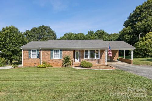 121 Kee Rd, Belmont, NC, 28012-2810 | Card Image