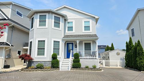 24 Dorothy Dr, MANAHAWKIN, NJ, 08050-4514 | Card Image
