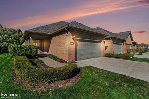 33832 Michigamme Dr, Chesterfield, MI, 48047-4377 | Card Image